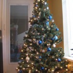 The tree in its nearly fully-decorated glory. xmastree3